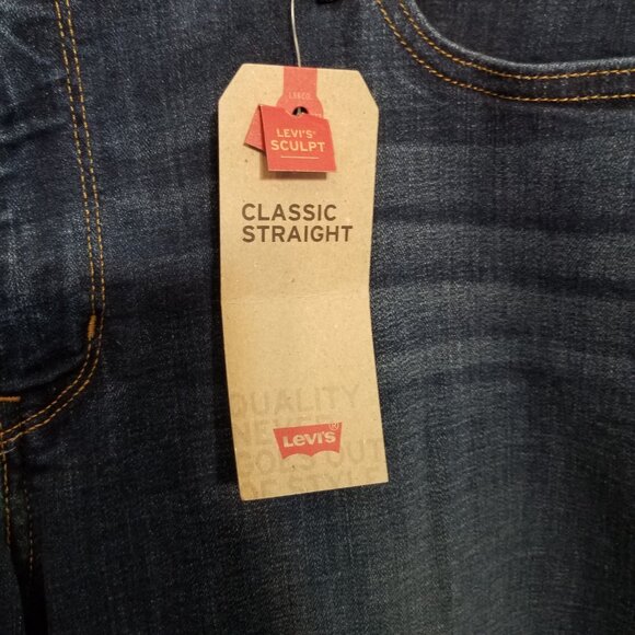 NEW Levi Women's Classic Straight Mid Rise Dark Wash Jeans, 18W - Picture 4 of 9